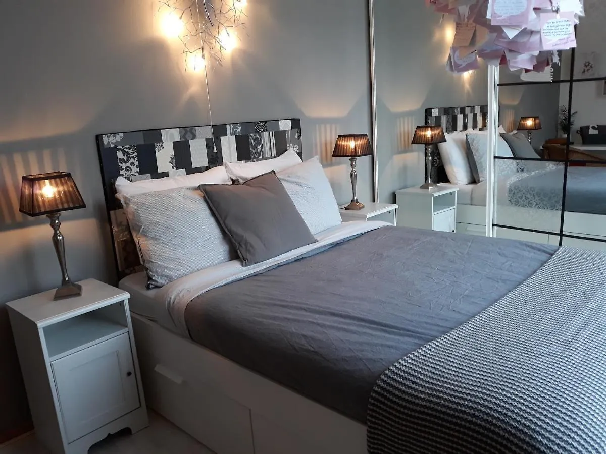 The Rooms Upstairs & Downstairs Amsterdam Bed & Breakfast