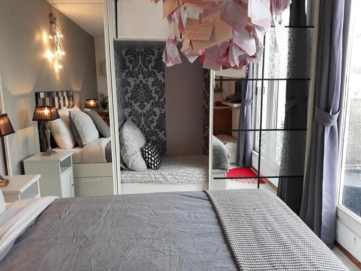 The Rooms Upstairs & Downstairs Amsterdam Bed & Breakfast