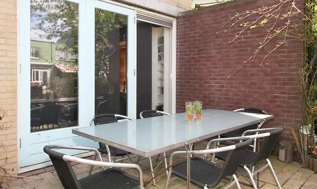 The Rooms Upstairs & Downstairs Amsterdam Bed & Breakfast